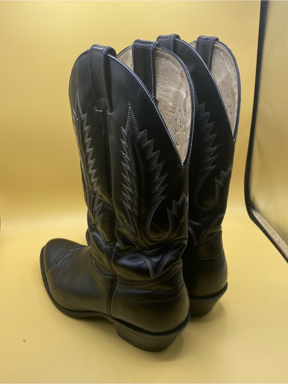 Women's Black Leather Western Ankle Boots - Classic Cowboy Style - Picture 3 of 4